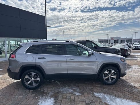 Used 2019 Jeep Cherokee Limited image 4