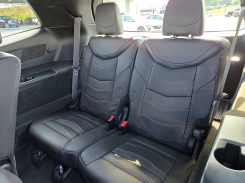 Used 2025 Cadillac XT6 Premium Luxury w/ Platinum Package AWD/4WD image 17