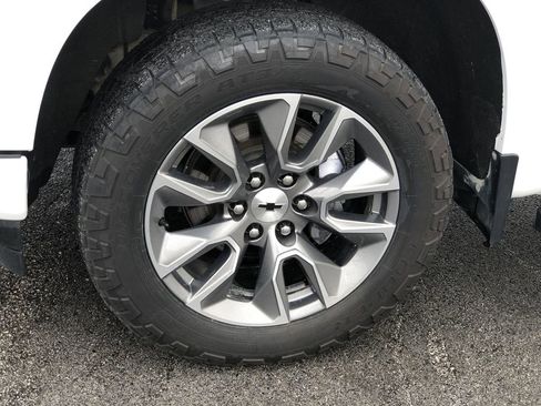 Used 2022 Chevrolet Silverado 1500 RST AWD/4WD image 2