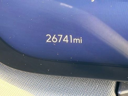 Used 2025 Buick Enclave Preferred AWD/4WD image 17