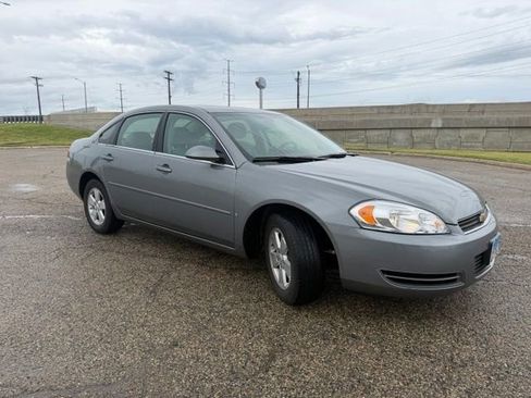 Used 2007 Chevrolet Impala LT FWD image 2