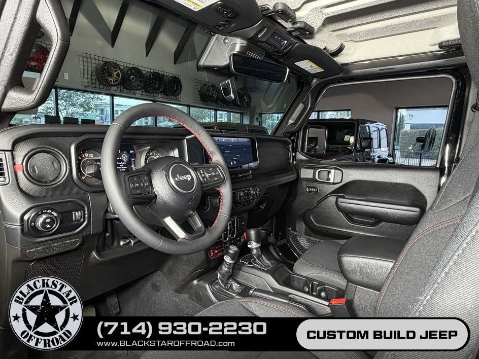 Used 2024 Jeep Gladiator Rubicon w/ Technology Group AWD/4WD image 19