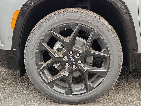 New 2026 Chevrolet Traverse RS w/ LPO, Floor Liner Package FWD image 7