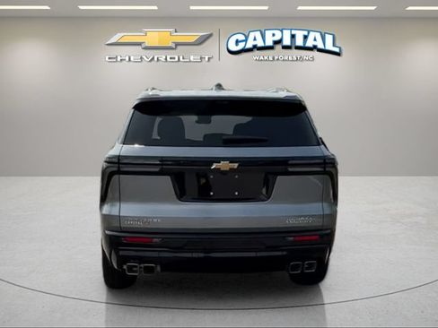 Used 2026 Chevrolet Traverse High Country FWD image 4