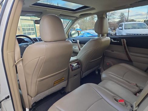 Used 2013 Toyota Highlander Limited image 21