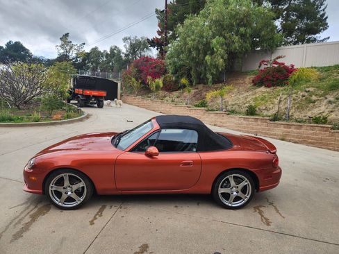 Used 2005 MAZDA MX-5 Miata MAZDASPEED image 9