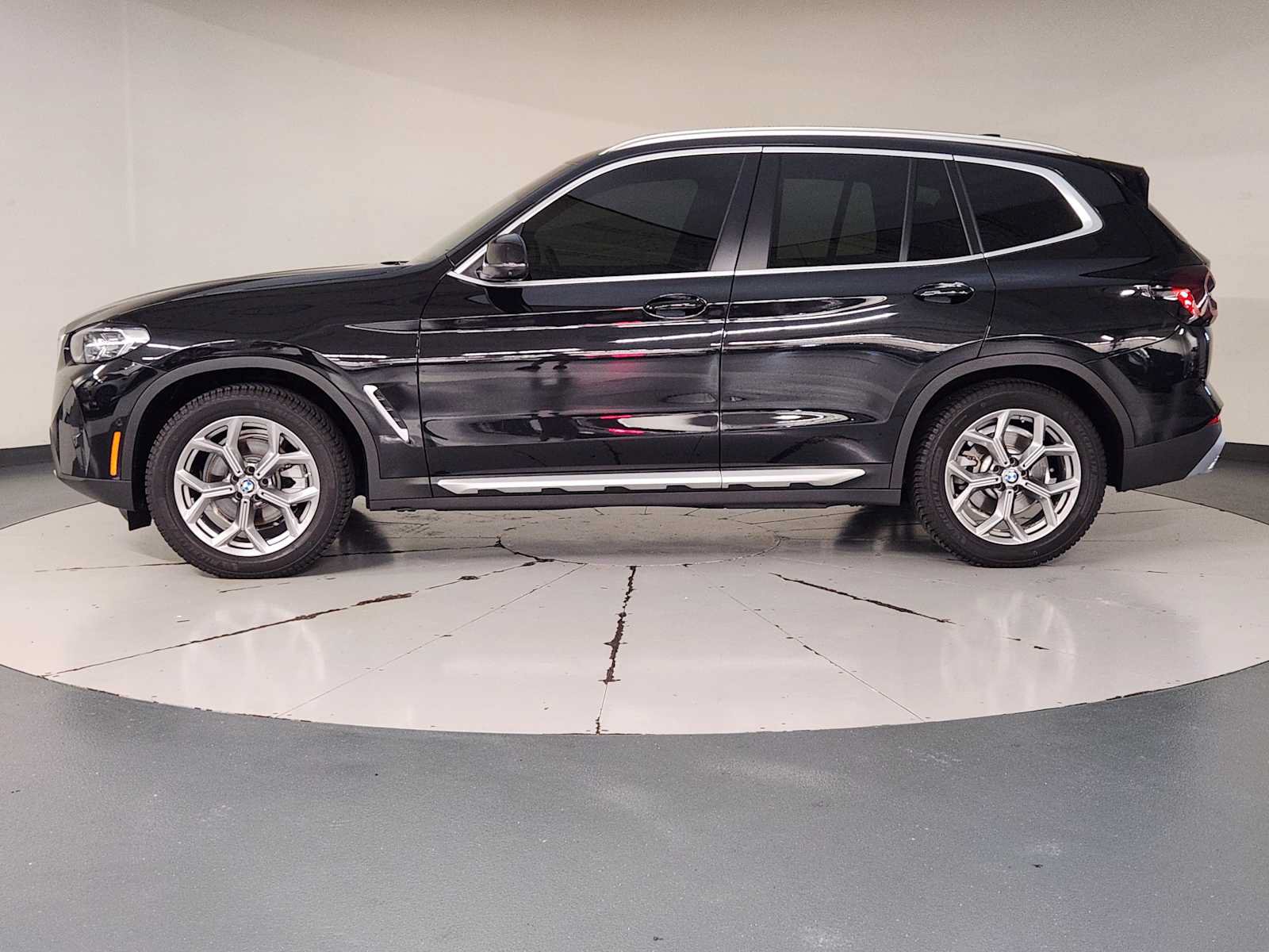 Used 2023 BMW X3 xDrive30i w/ Premium Package AWD/4WD image 5