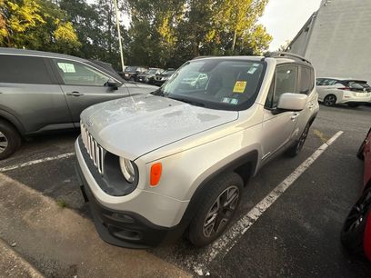 Used 2016 Jeep Renegade Latitude w/ Advanced Technology Group