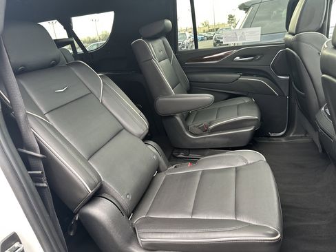 Used 2021 Cadillac Escalade ESV Premium Luxury image 18