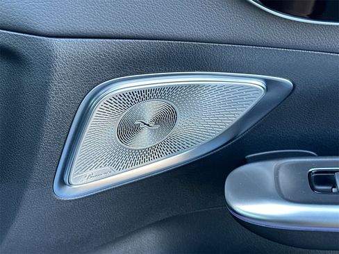 New 2025 Mercedes-Benz C 300 4MATIC Sedan image 19