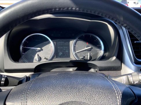 Used 2016 Toyota Highlander LE image 25