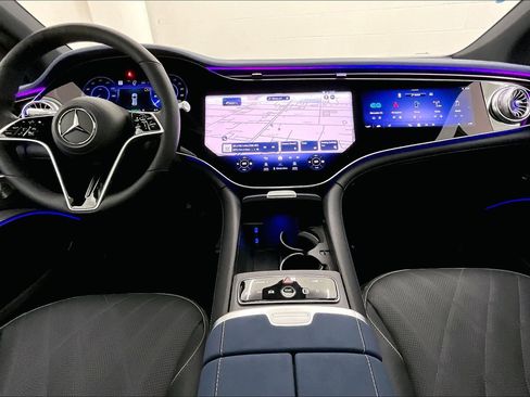 New 2026 Mercedes-Benz EQS 550 4MATIC SUV image 4