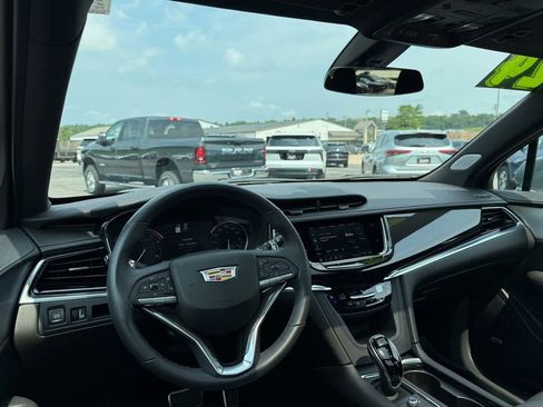 Used 2024 Cadillac XT6 Sport w/ LPO, Floor Liner Package image 7