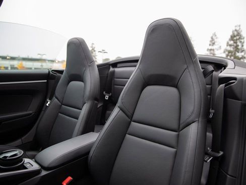 Certified 2025 Porsche 911 Carrera image 5