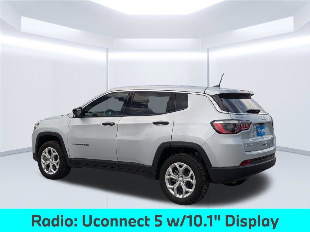 Used 2024 Jeep Compass Sport AWD/4WD image 4