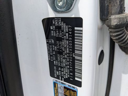 Used 2025 Kia Telluride S AWD/4WD image 39