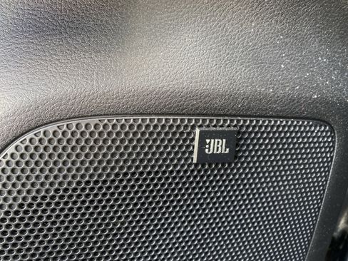 Used 2023 Toyota Tacoma Limited image 16