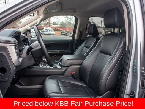 Used 2024 Ford Expedition XLT image 13