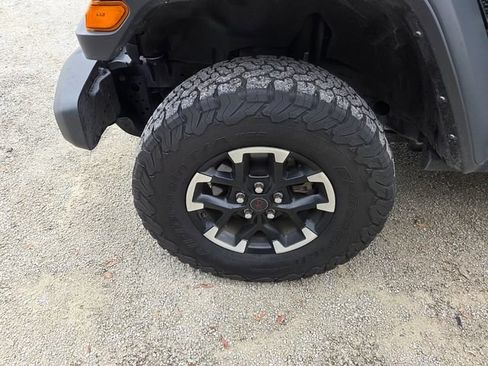 Certified 2025 Jeep Wrangler Unlimited Rubicon AWD/4WD image 4