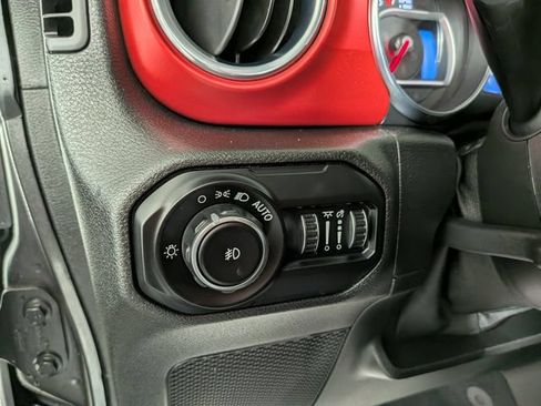Used 2021 Jeep Wrangler Unlimited Rubicon AWD/4WD image 21