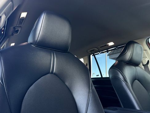 Used 2025 Toyota Grand Highlander XLE image 19