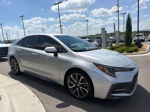 Used 2020 Toyota Corolla SE FWD image 3