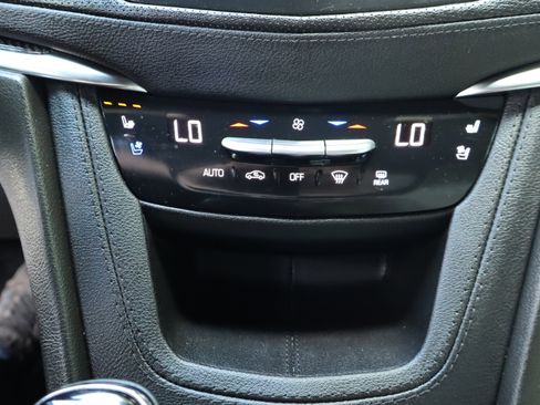 Used 2023 Cadillac XT5 Sportv w/ Technology Package image 36