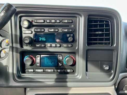 Used 2005 Chevrolet Avalanche Z66 w/ Sun And Sound Package image 34