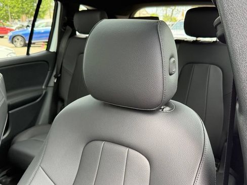 New 2026 Mercedes-Benz GLB 250 image 3