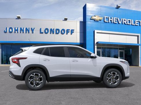 New 2026 Chevrolet Trax LT image 5