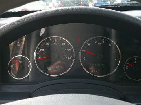 Used 2010 Jeep Liberty Sport w/ Popular Equipment Group AWD/4WD image 6