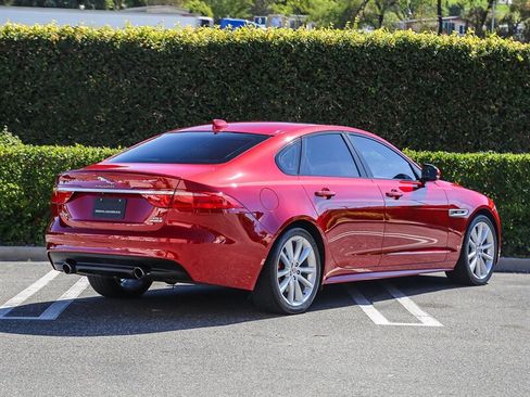 Used 2017 Jaguar XF R-Sport image 5