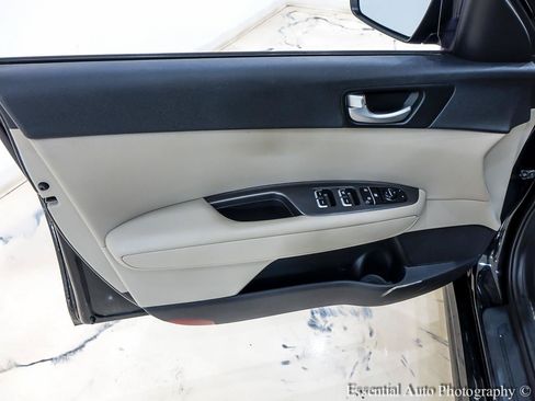 Used 2016 Kia Optima LX FWD image 24