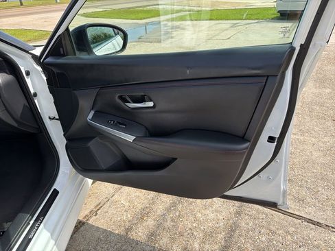 Used 2024 Nissan Sentra SR FWD image 16