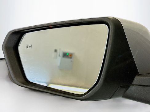 Used 2021 Chevrolet Equinox LT w/ LPO, Cargo Package image 16