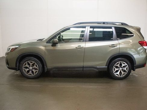 Used 2019 Subaru Forester Premium w/ All-Weather Package AWD/4WD image 7