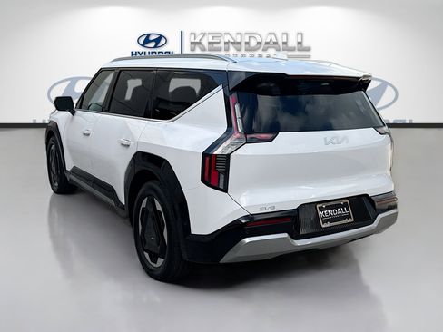 Used 2026 Kia EV9 Land image 4