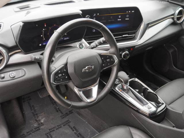 Used 2025 Chevrolet Trax ACTIV w/ Sunroof Package FWD image 18