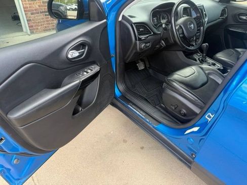 Used 2021 Jeep Cherokee Latitude Plus FWD image 13