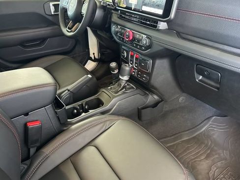 Used 2026 Jeep Wrangler Rubicon AWD/4WD image 16