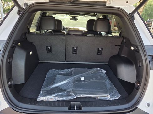 New 2026 Chevrolet Equinox LT w/ Convenience Package II AWD/4WD image 20
