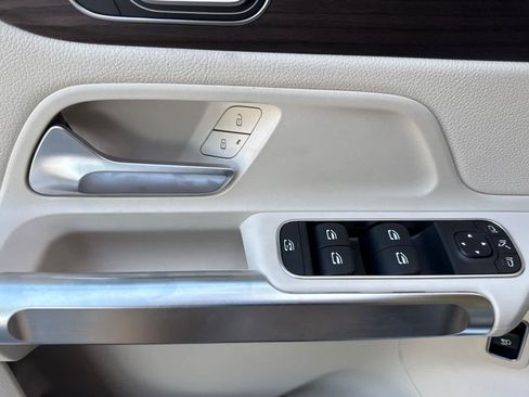 New 2026 Mercedes-Benz GLB 250 image 10