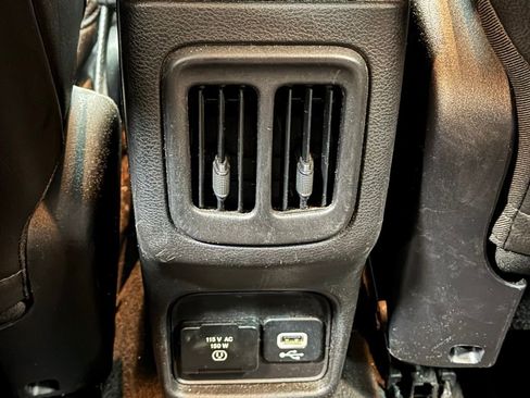 Used 2018 Jeep Compass Limited w/ Navigation Group image 24