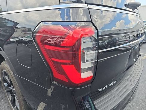 Used 2023 Ford Expedition Limited AWD/4WD image 39