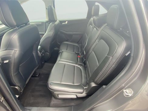 Used 2022 Ford Escape Titanium w/ Class II Trailer Tow Package image 31