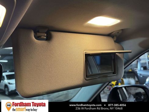 Used 2023 Toyota Highlander XLE AWD/4WD image 30