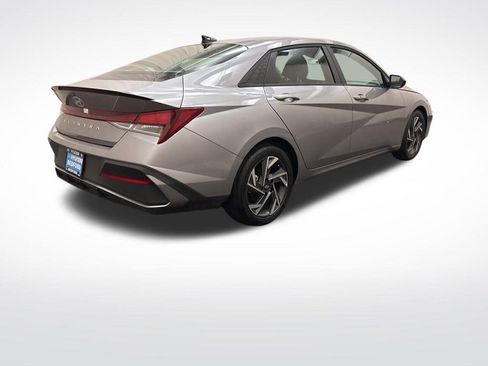 New 2025 Hyundai Elantra Sport image 5