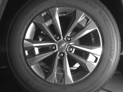 Used 2025 Chevrolet Equinox LT FWD image 14