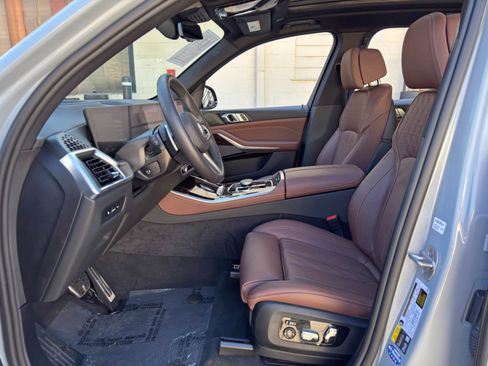 Used 2026 BMW X5 xDrive50e w/ M Sport Package AWD/4WD image 17
