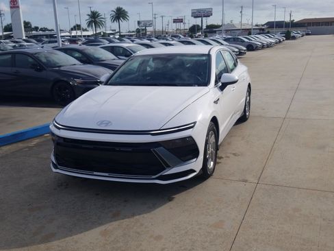 New 2026 Hyundai Sonata SE FWD image 3